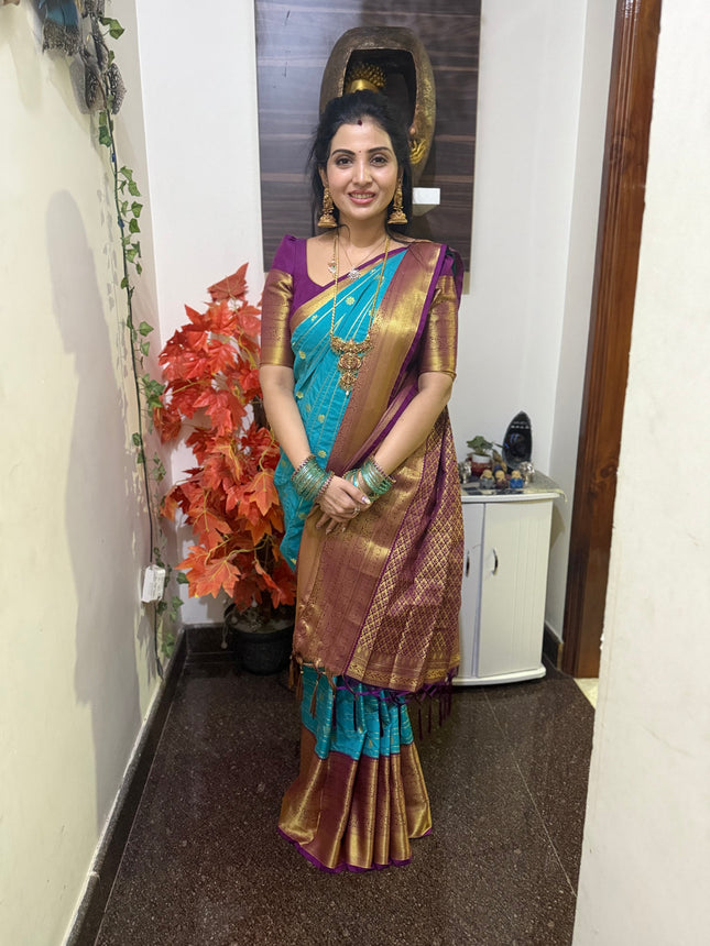 Vaira Oosi Gold Zari