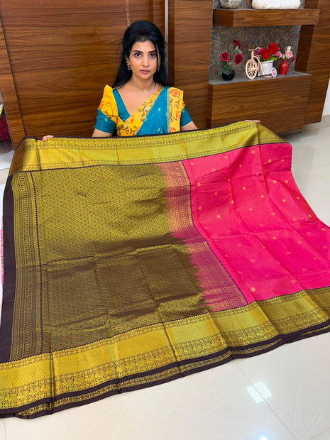 Vintage Vaira Oosi Gold Zari
