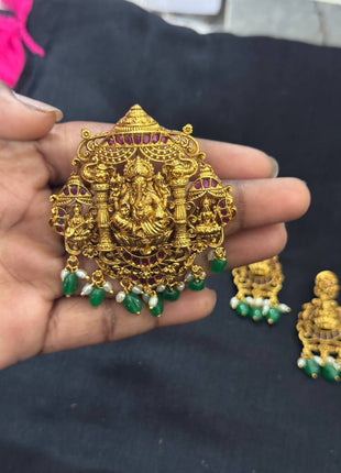 Dollar With Earring