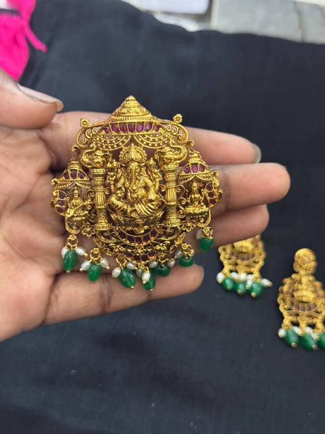Dollar With Earring