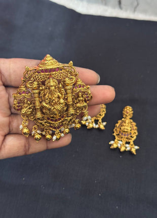 Dollar With Earring