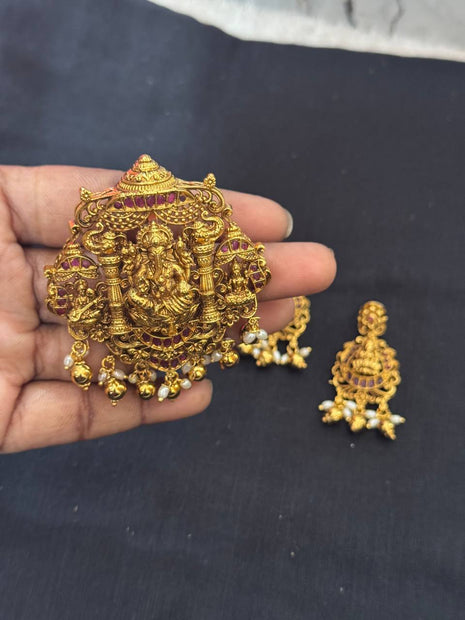 Dollar With Earring