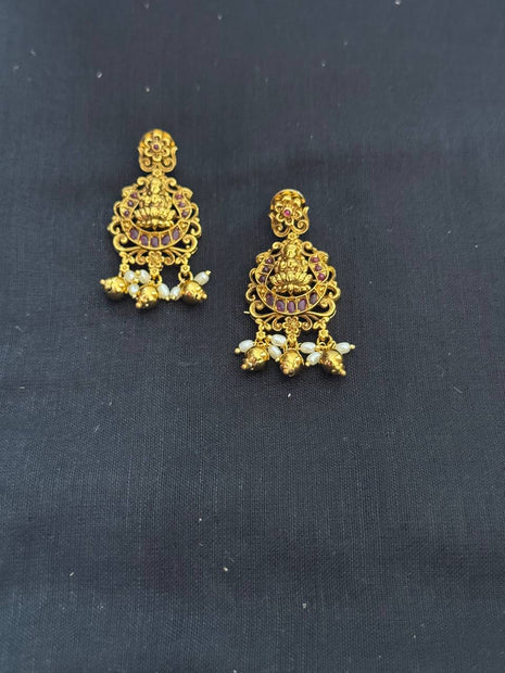 Dollar With Earring