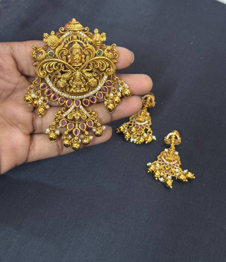 Dollar With Earring