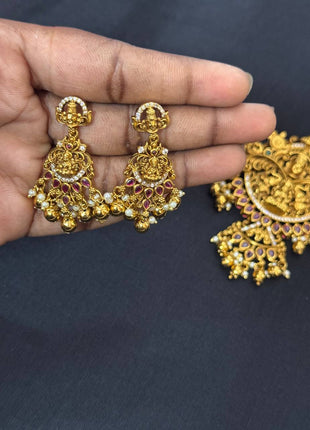 Dollar With Earring