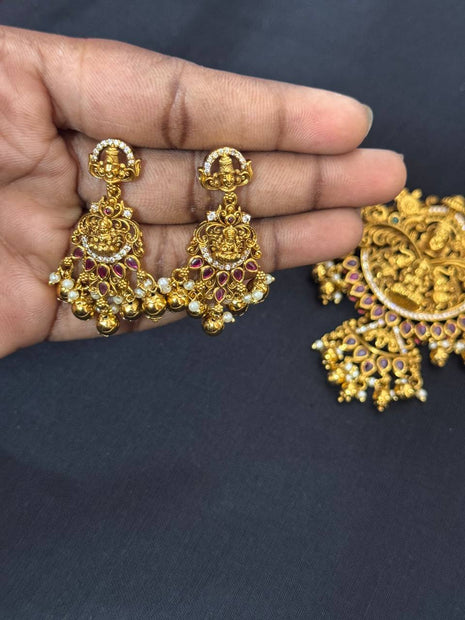 Dollar With Earring