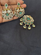Stone Dollar With Earring