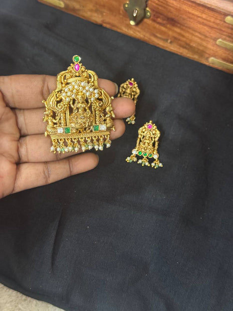 Dollar With Earring
