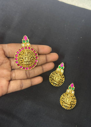 Dollar With Earring
