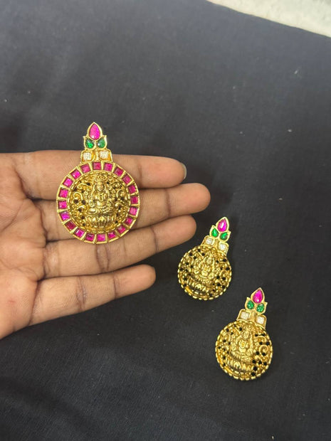 Dollar With Earring