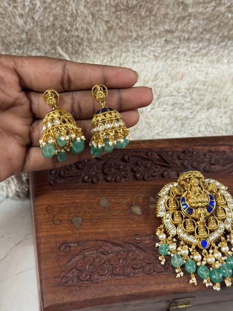 Dollar With Earring