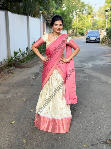 Lehenga in Free Size (Semi Stitched )