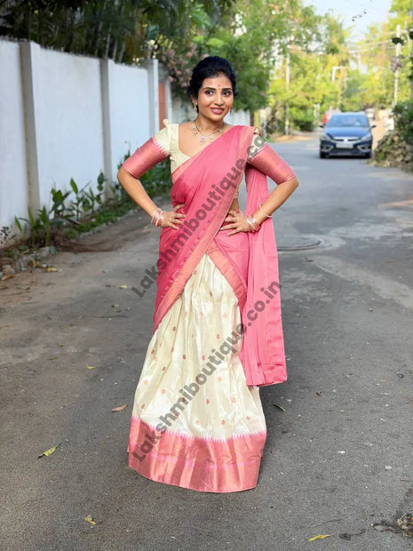 Lehenga in Free Size (Semi Stitched )
