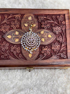 Stone Dollar With Earring
