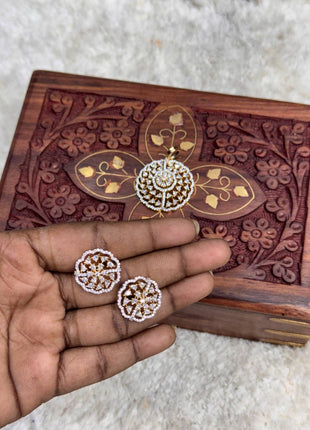 Stone Dollar With Earring