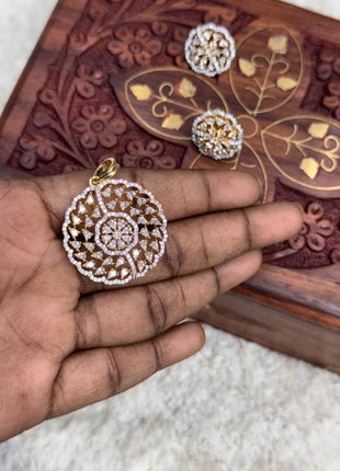 Stone Dollar With Earring