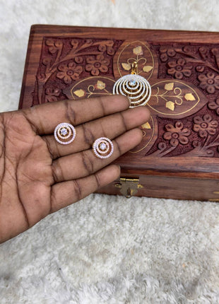 Stone Dollar With Earring