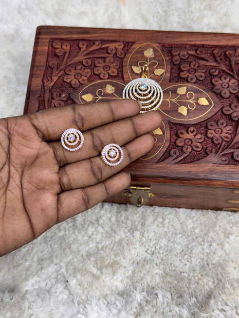 Stone Dollar With Earring