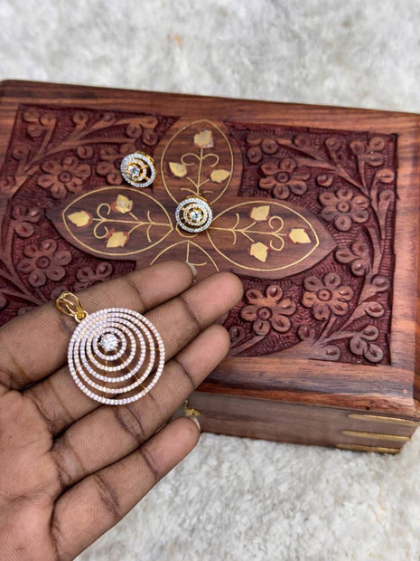 Stone Dollar With Earring