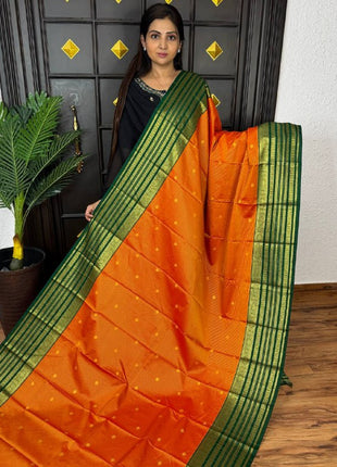 Vintage Vaira Oosi Gold Zari