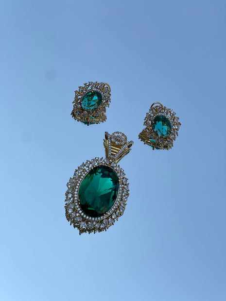 Pendant with Stud