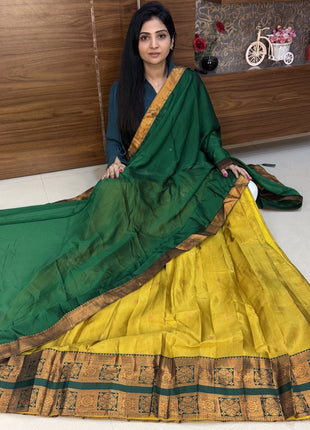 Lehenga in Free Size (Semi Stitched )