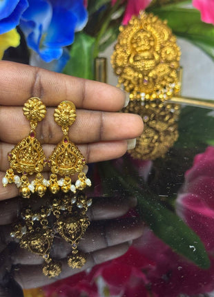 Dollar With Earring