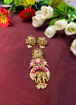 Pendant with Stud