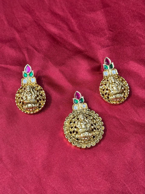 Dollar With Earring