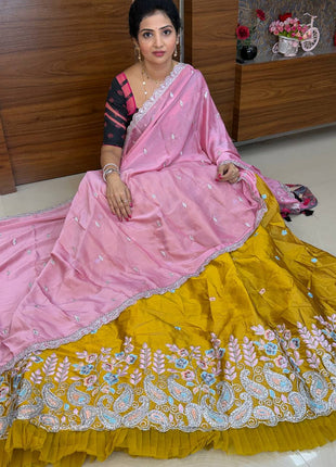 Lehenga in Free Size (Semi Stitched )