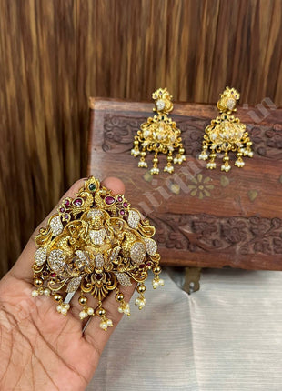 Dollar With Earring