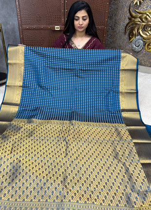 1000 Butta Gold Zari