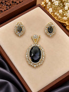 Pendant with Stud