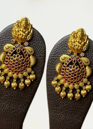 Choker jewellery