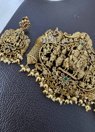 Dollar With Earring