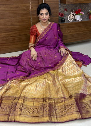 Lehenga in Free Size (Semi Stitched )