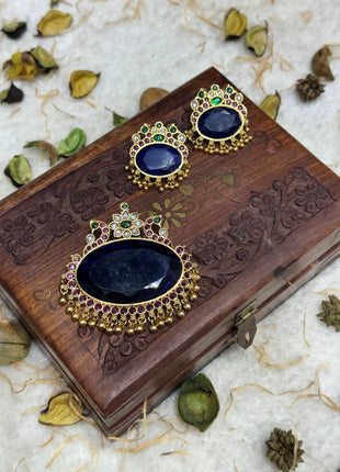 Pendant with Stud