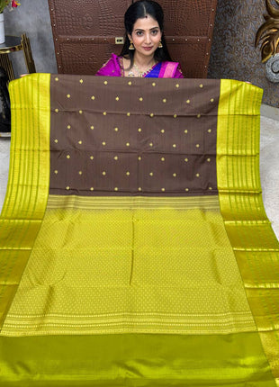 Vaira Oosi Golden Zari