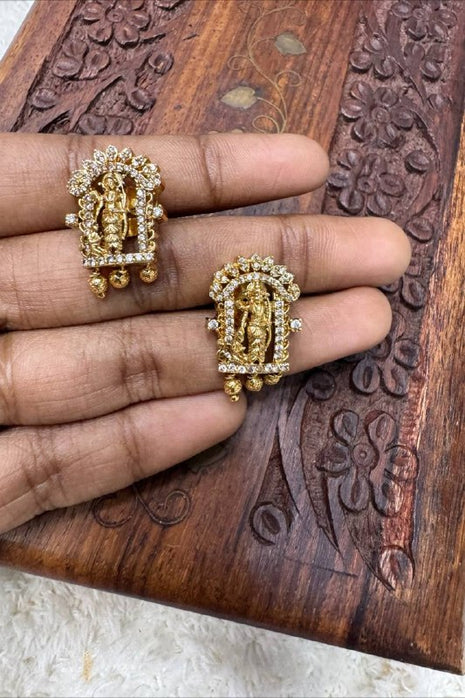 Dollar With Earring