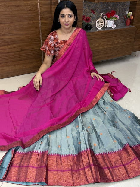 Lehenga in Free Size (Semi Stitched )