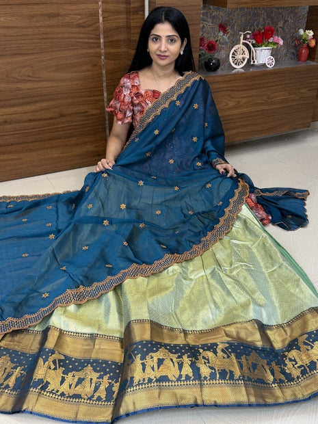 Lehenga in Free Size (Semi Stitched )