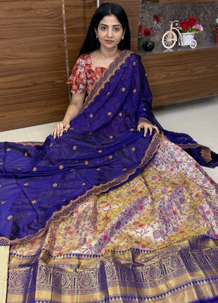 Lehenga in Free Size (Semi Stitched )