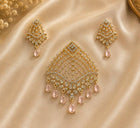 Stone Dollar With Earring