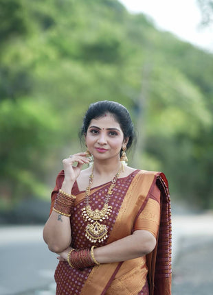 1000 Butta Gold Zari