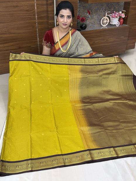 Vintage Vaira Oosi Gold Zari Coffee Brown Border