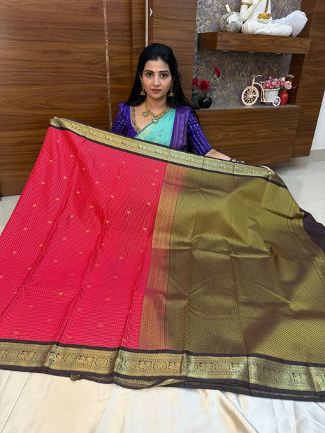 Vintage Vaira Oosi Coffee Brown Border