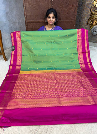 Vaira Oosi Gold Zari