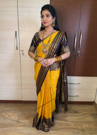 Vaira Oosi Golden Zari