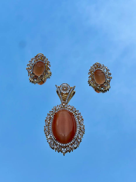 Pendant with Stud