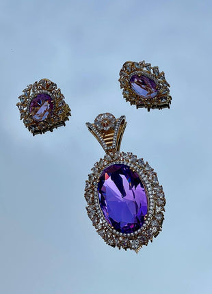 Pendant with Stud